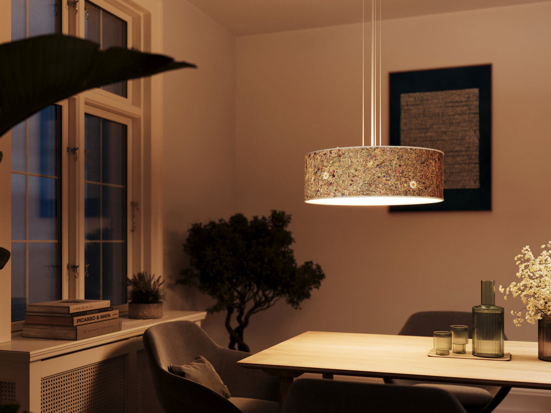 Heulampen und Blätter-Leuchten: Natürliche Vielfalt für jeden Raum