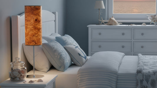 Nachttischlampe aus Holz – gemütliches Licht direkt am Bett