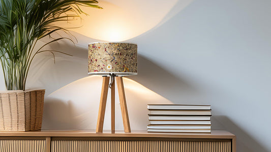 Holz Stehlampe im Wohnzimmer