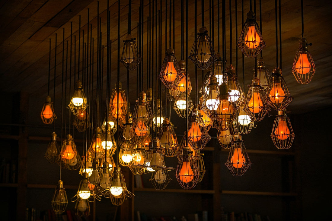 Deckenlampen jenseits des Gewöhnlichen: Ausgefallene Designs, die beeindrucken - Leuchtnatur