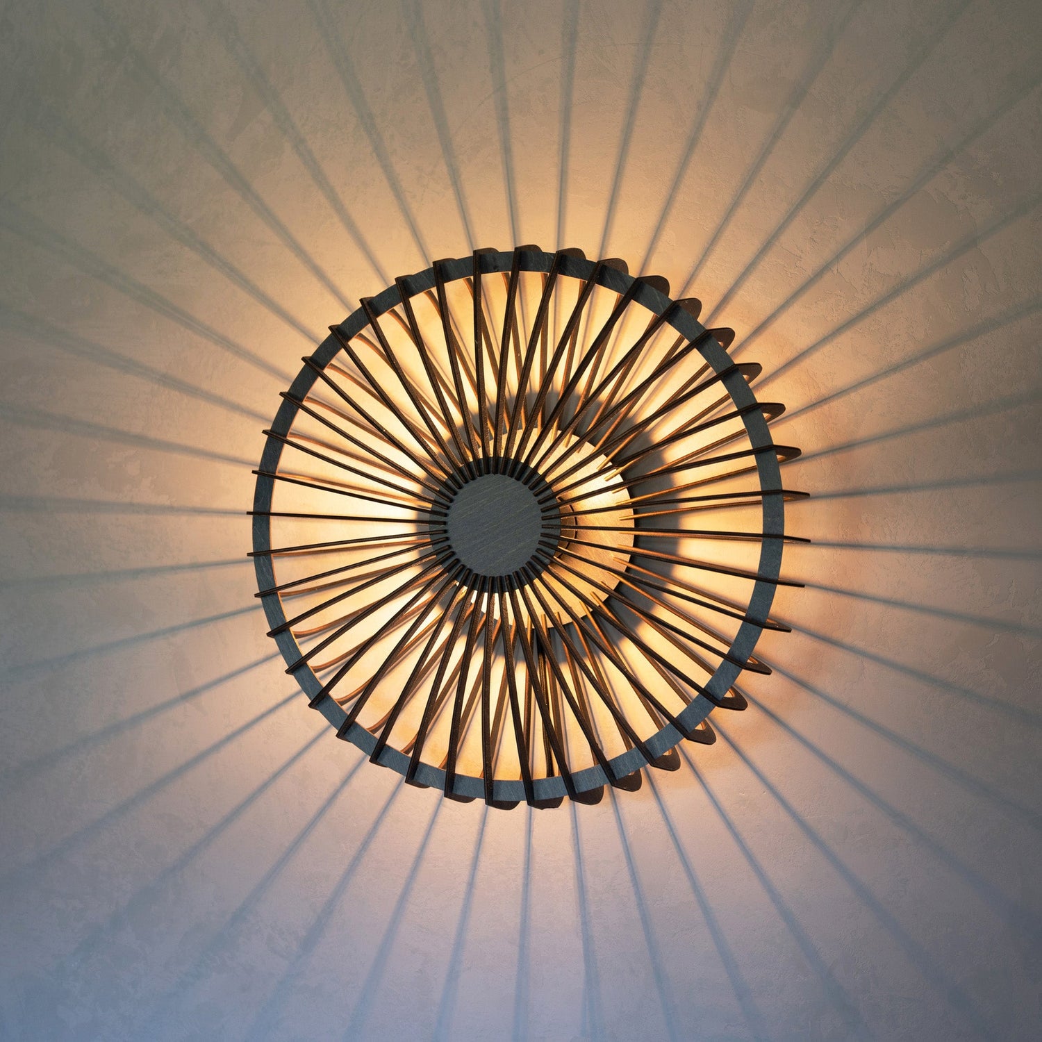 Design Holzlampen und Holzleuchten aus natürlichen Materialien