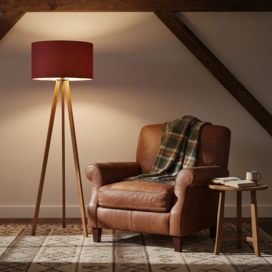 LeuchtNatur Dreibeinstehleuchte Eiche Ligno Holz Stehlampe | Lampenschirm Loden Rot von LeuchtNatur