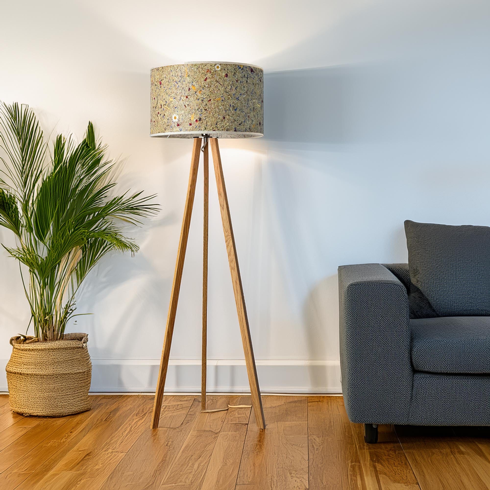 LeuchtNatur Dreibeinstehleuchte Ligno Stehlampe Almwiese