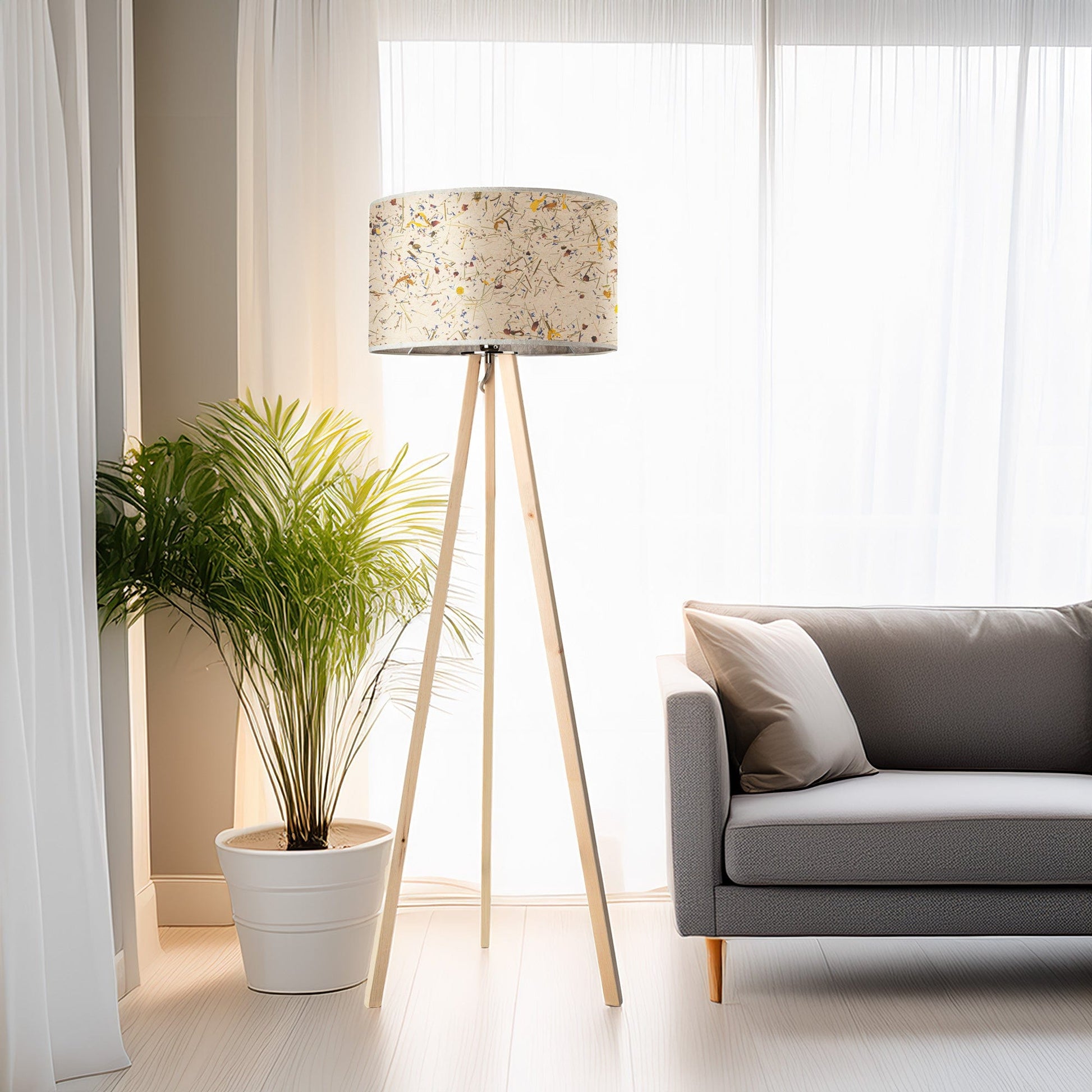 LeuchtNatur Dreibeinstehleuchte Ligno Stehlampe Almwiese light