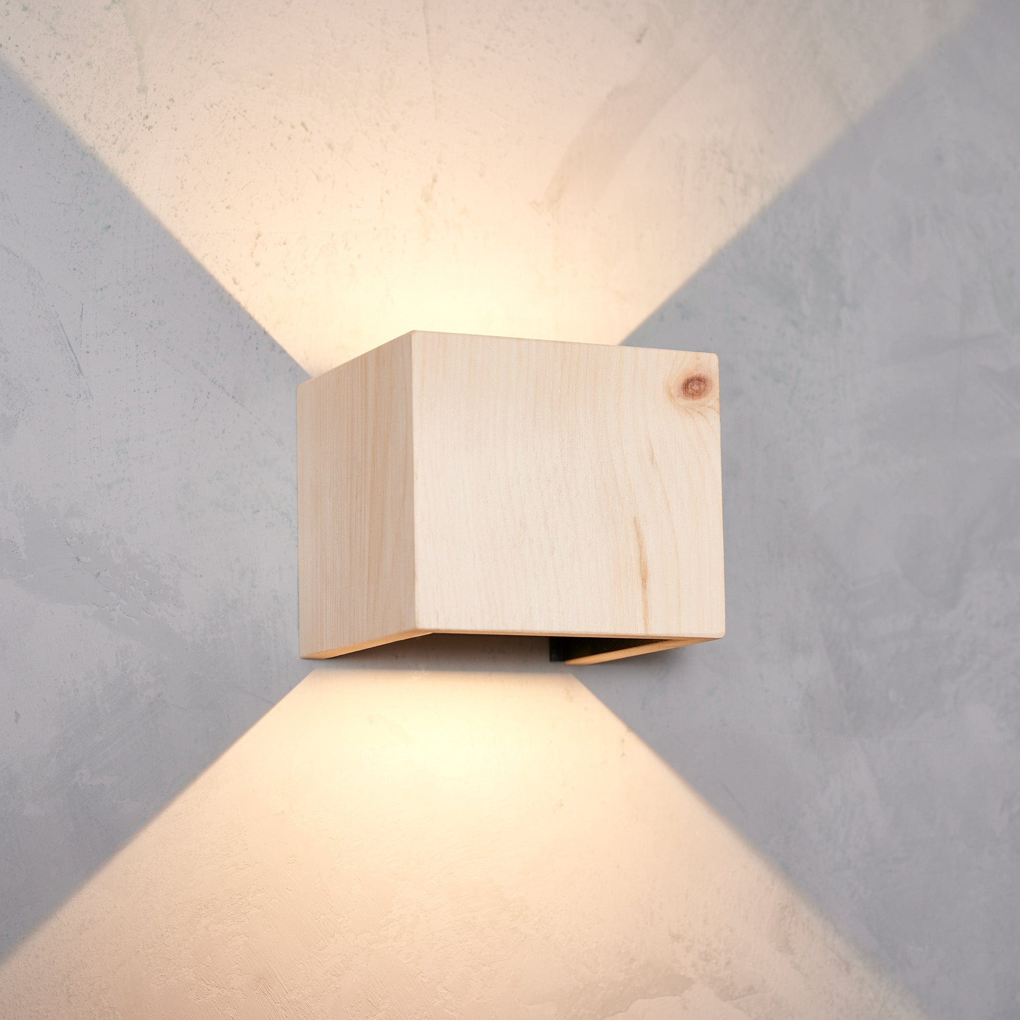 LeuchtNatur Wandleuchte Cubus Wandleuchte Zirbe