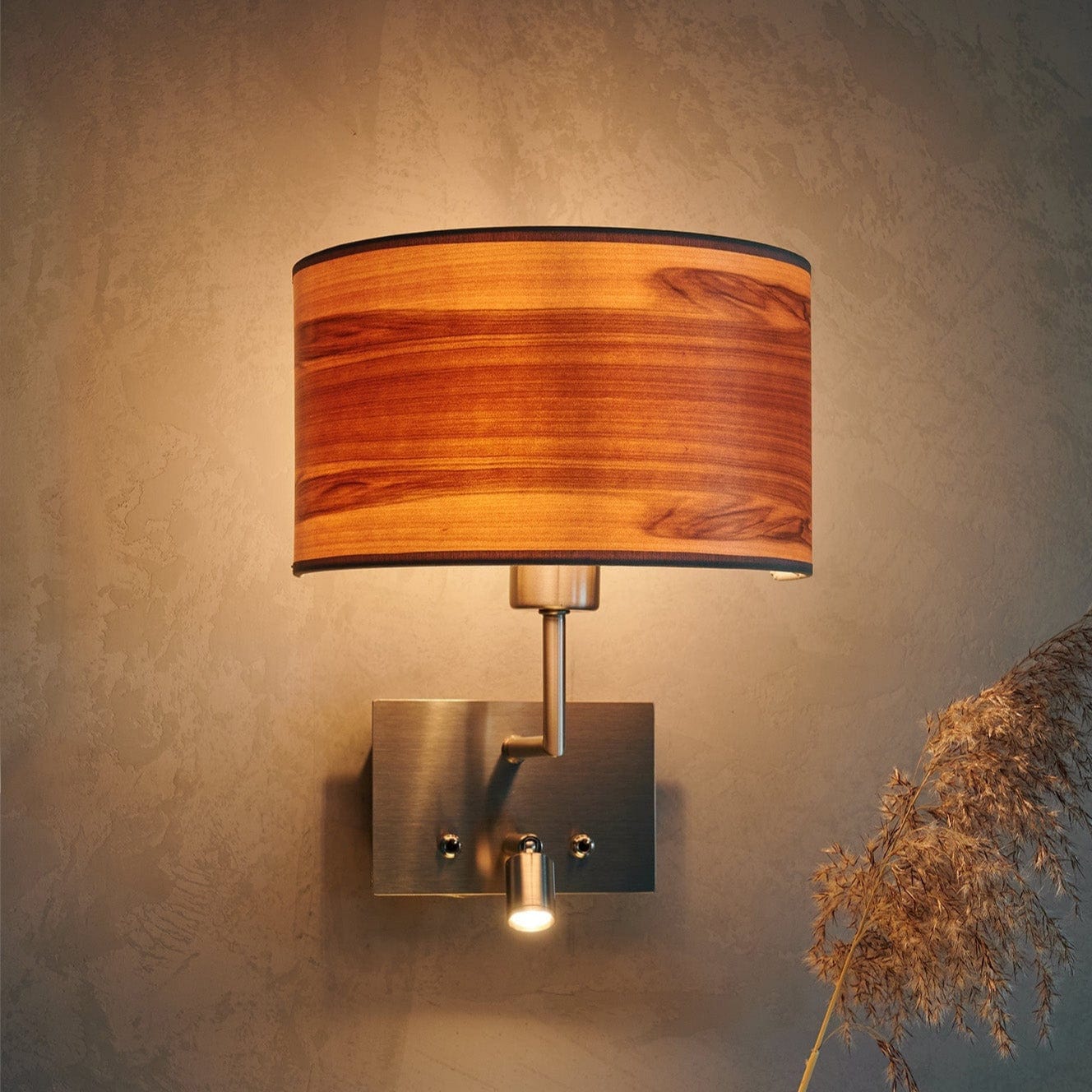 Leuchtnatur Wandleuchte Wandlampe mit Leselicht Cortexa Nussbaum Satin