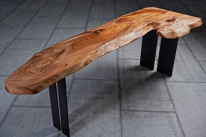 Schreibtisch aus Massivholz Ulme mit Epoxydharz - Tische - Leuchtnatur